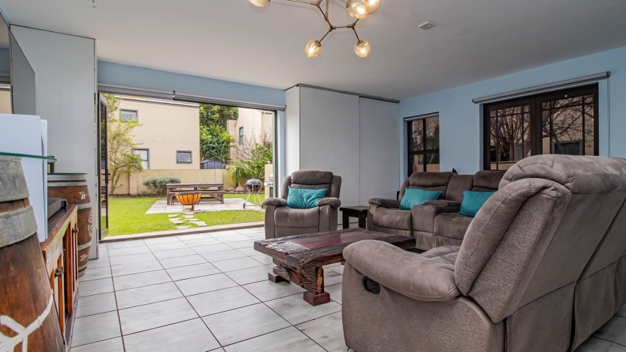 4 Bedroom Property for Sale in Sandbaai Western Cape